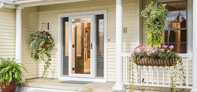 screen door installation in Boynton Beach